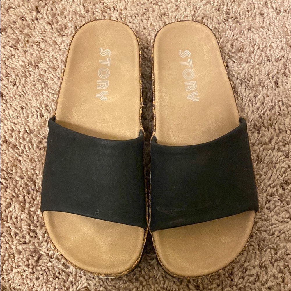 Black and Tan Minimalist Sandals with Wide Strap